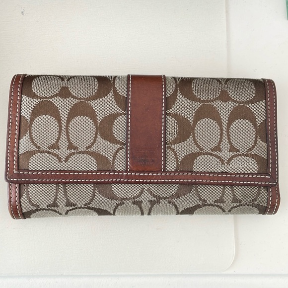 Coach three fold wallet with cheque book - Picture 1 of 7